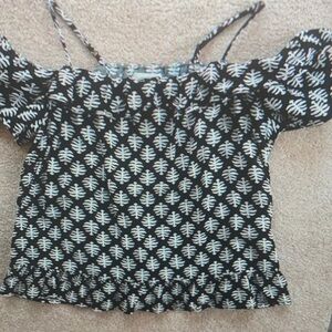 Old Navy and white Leaf-print off-shoulder size L